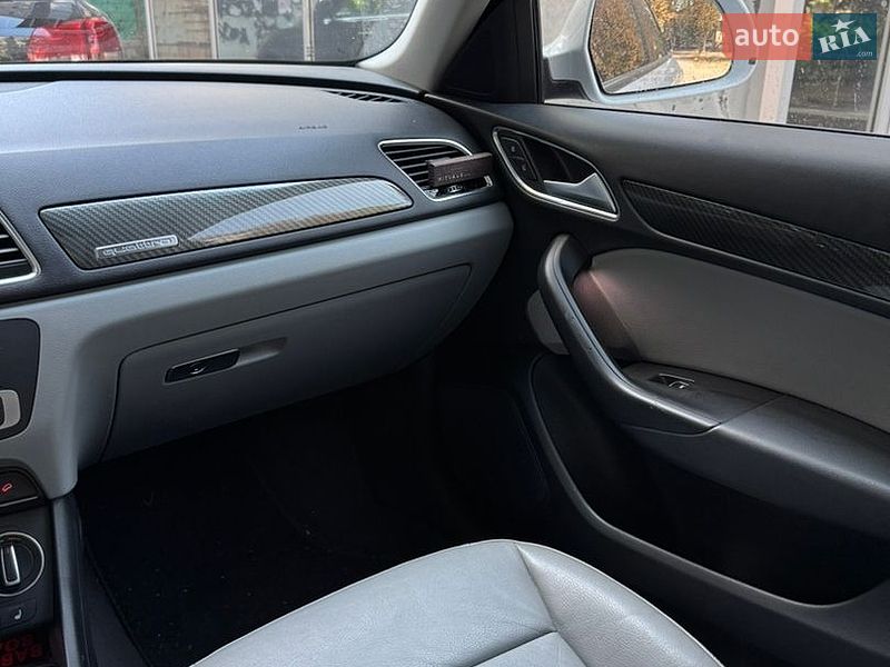 Позашляховик / Кросовер Audi Q3 2016 в Дніпрі