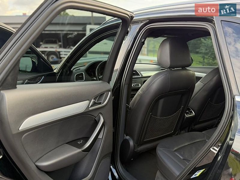 Внедорожник / Кроссовер Audi Q3 2015 в Миргороде