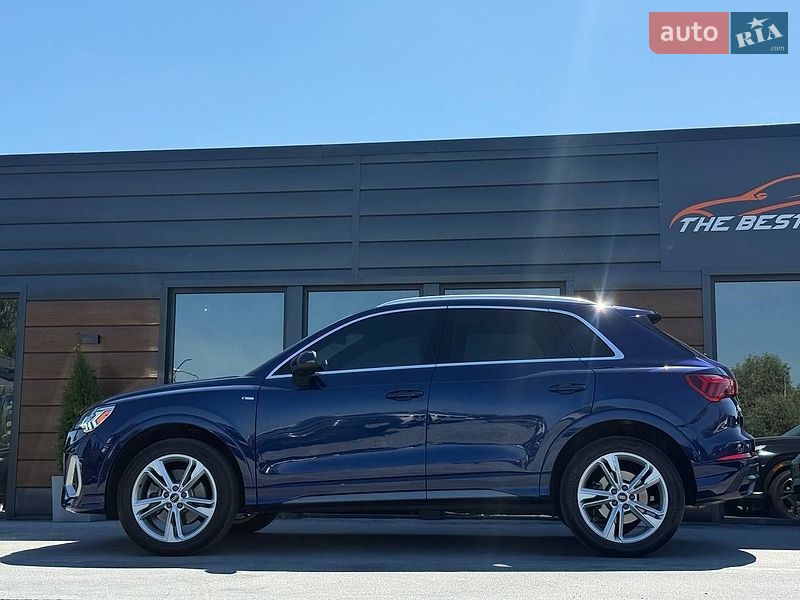 Позашляховик / Кросовер Audi Q3 2022 в Рівному