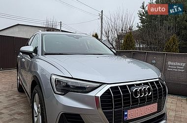 Внедорожник / Кроссовер Audi Q3 2020 в Киеве