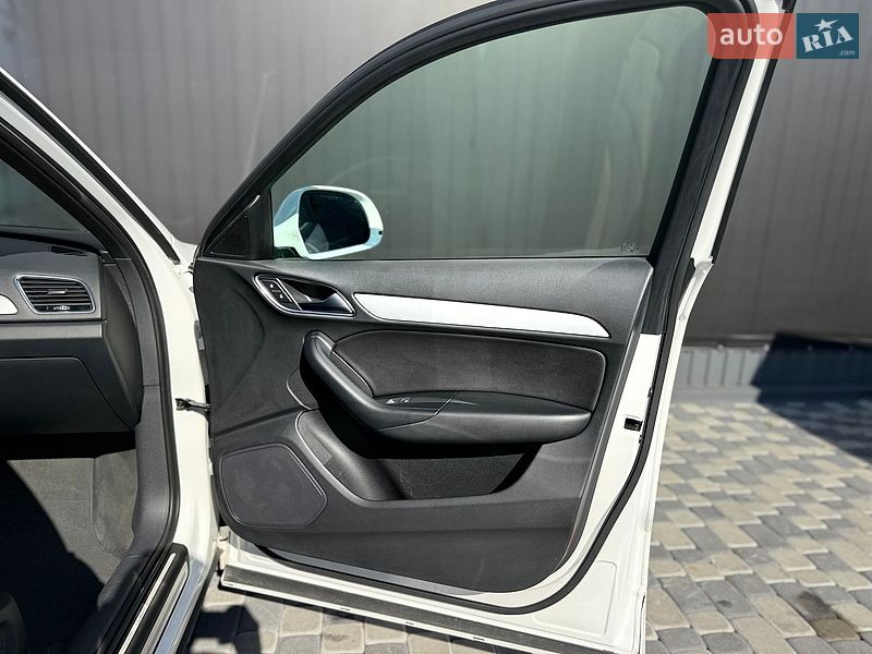 Внедорожник / Кроссовер Audi Q3 2018 в Львове