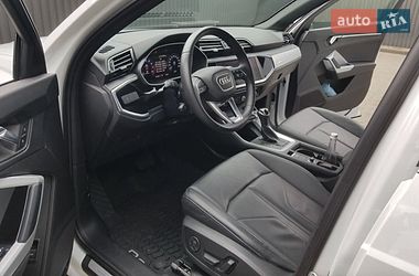 Внедорожник / Кроссовер Audi Q3 2020 в Черновцах