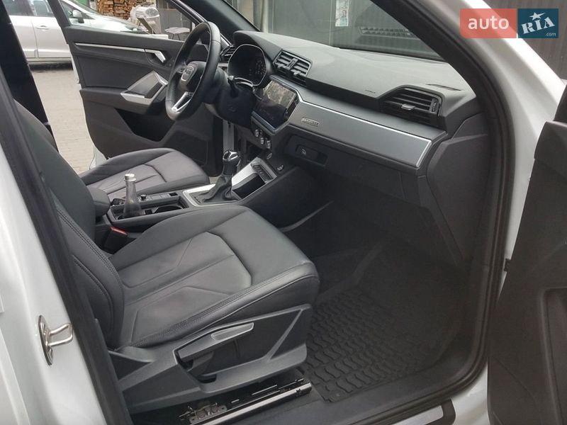 Внедорожник / Кроссовер Audi Q3 2020 в Черновцах