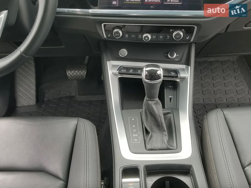 Внедорожник / Кроссовер Audi Q3 2020 в Черновцах