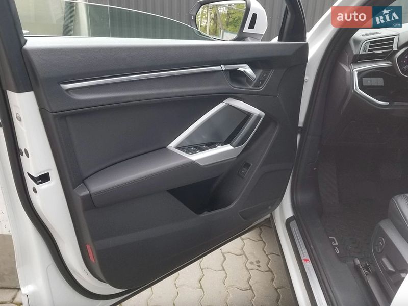 Внедорожник / Кроссовер Audi Q3 2020 в Черновцах