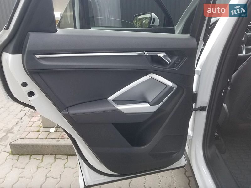 Внедорожник / Кроссовер Audi Q3 2020 в Черновцах
