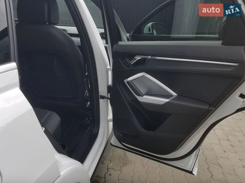 Внедорожник / Кроссовер Audi Q3 2020 в Черновцах