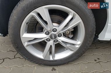 Внедорожник / Кроссовер Audi Q3 2020 в Черновцах