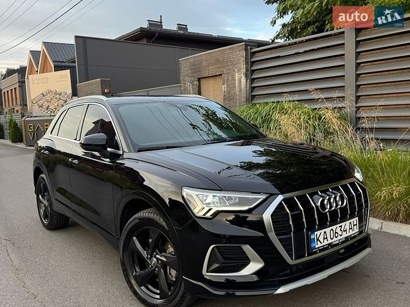 Позашляховик / Кросовер Audi Q3 2020 в Києві