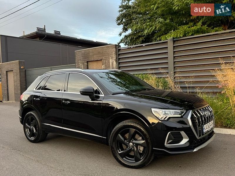 Позашляховик / Кросовер Audi Q3 2020 в Києві