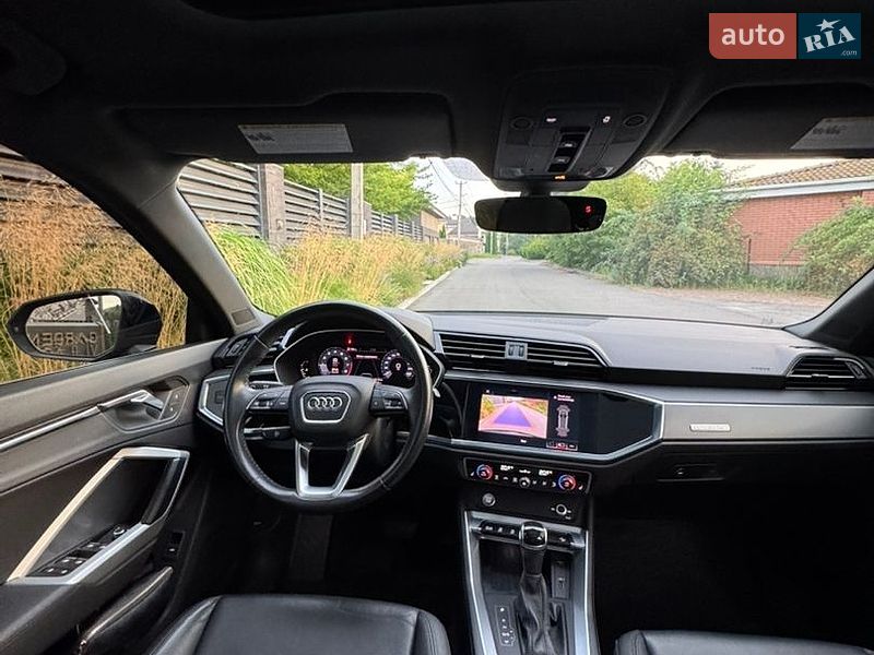 Позашляховик / Кросовер Audi Q3 2020 в Києві