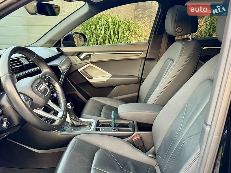 Позашляховик / Кросовер Audi Q3 2020 в Києві