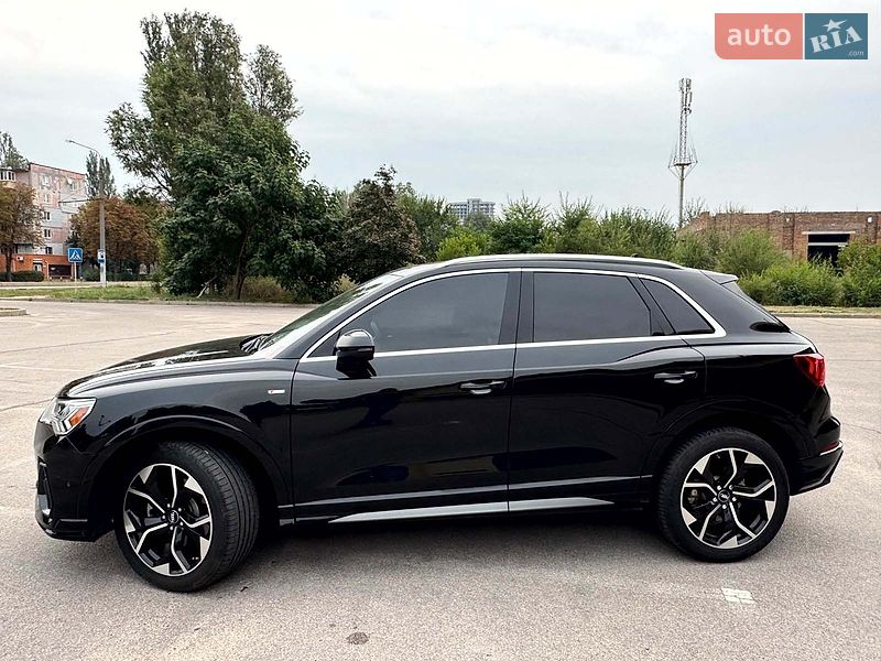 Внедорожник / Кроссовер Audi Q3 2022 в Запорожье