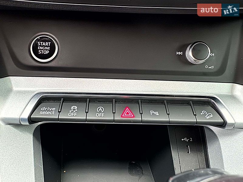 Внедорожник / Кроссовер Audi Q3 2022 в Запорожье