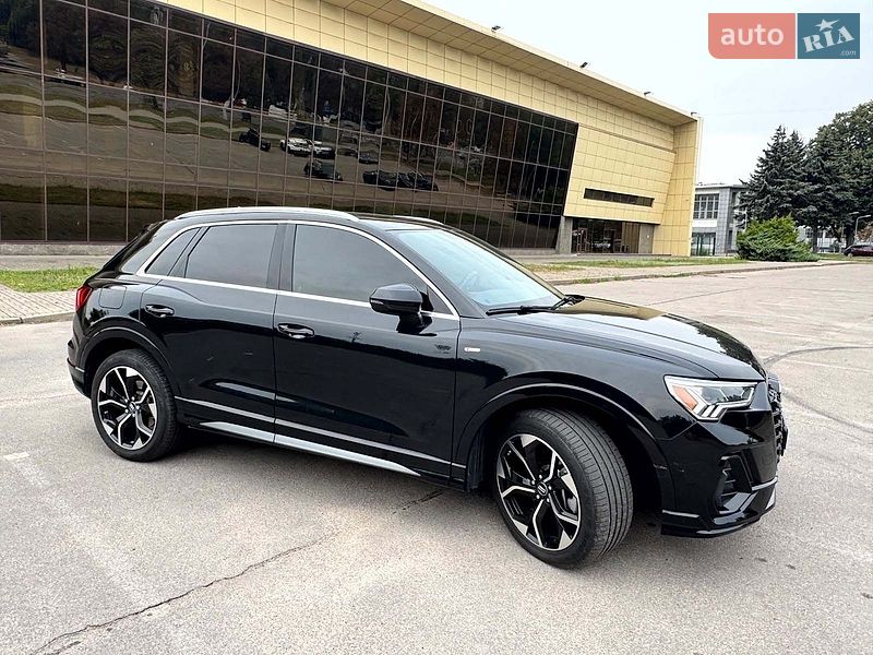 Внедорожник / Кроссовер Audi Q3 2022 в Запорожье