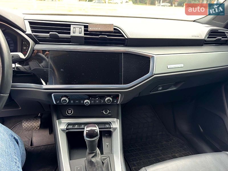 Внедорожник / Кроссовер Audi Q3 2022 в Запорожье