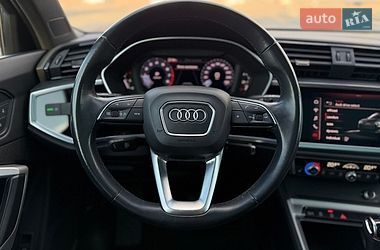 Внедорожник / Кроссовер Audi Q3 2021 в Киеве