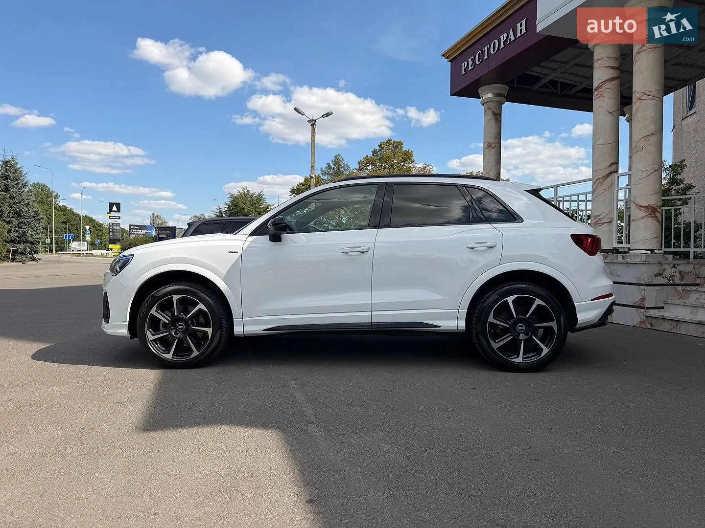2022 Audi Q3 - фото 1
