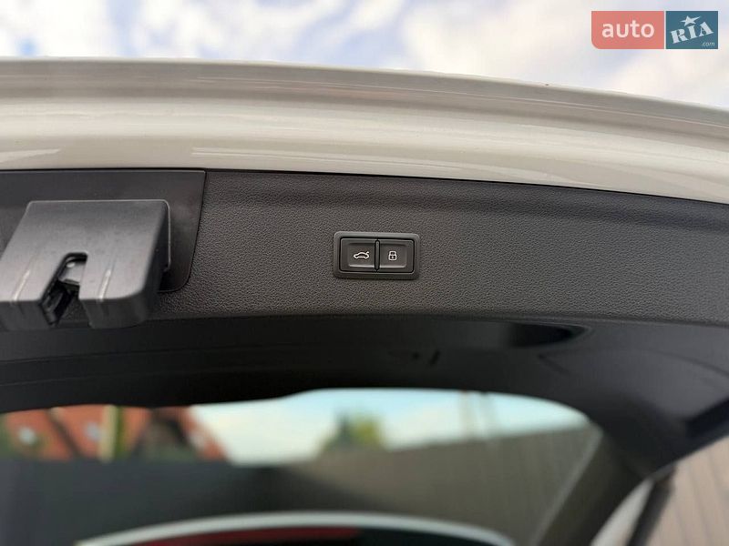 Позашляховик / Кросовер Audi Q3 2015 в Луцьку