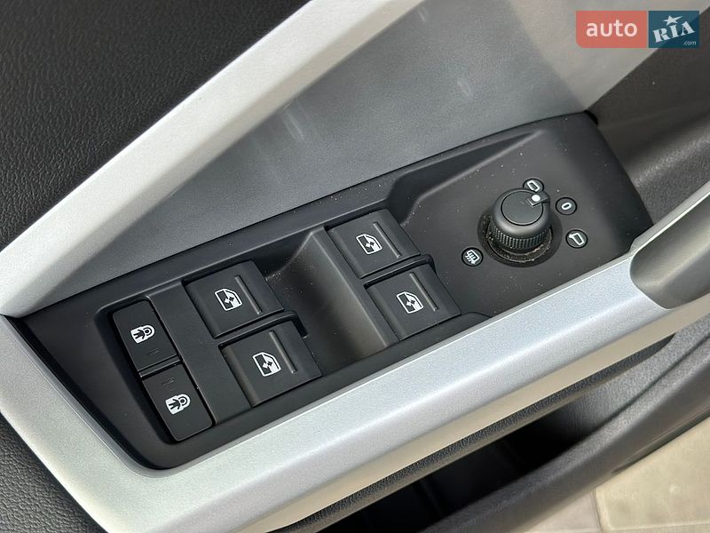 Внедорожник / Кроссовер Audi Q3 2024 в Киеве