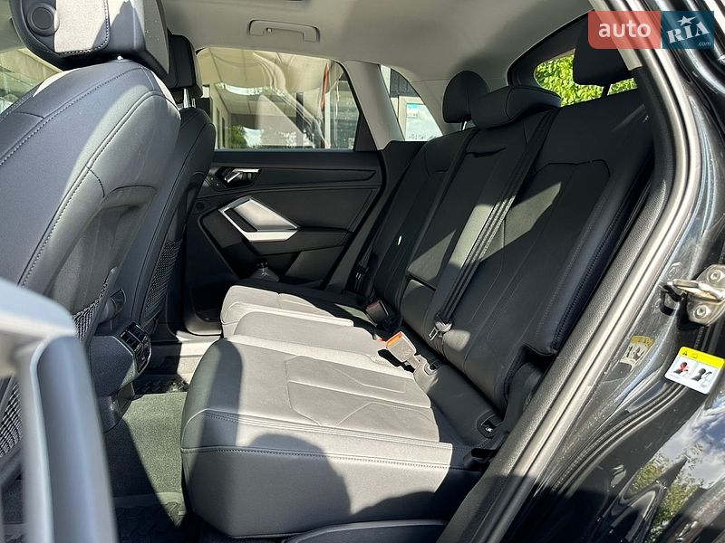 Внедорожник / Кроссовер Audi Q3 2024 в Киеве