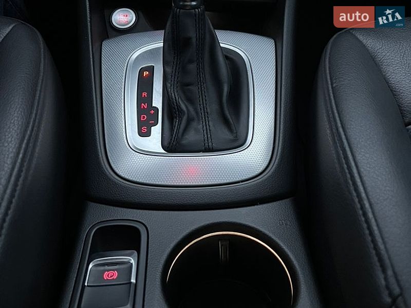 Внедорожник / Кроссовер Audi Q3 2015 в Львове