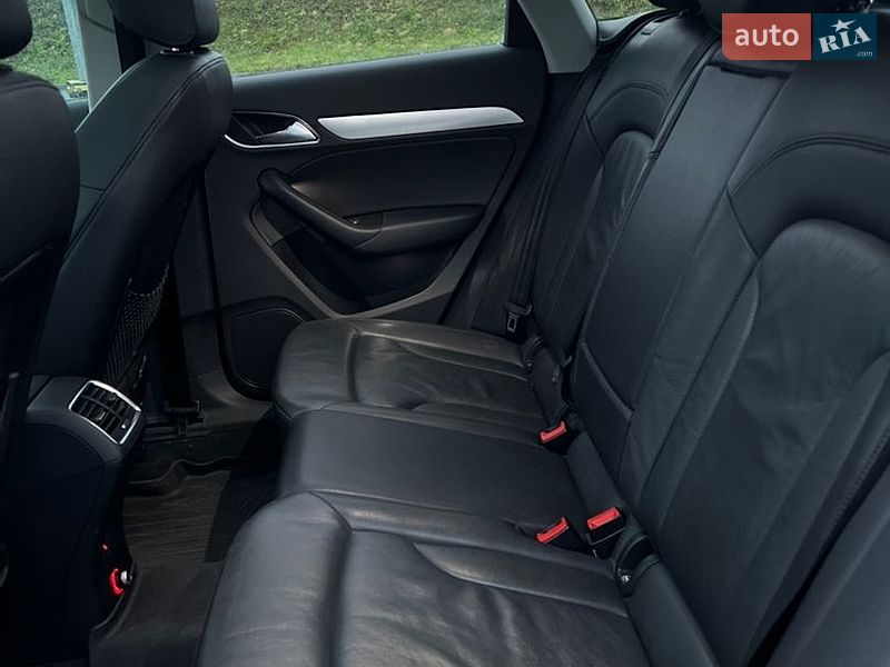 Внедорожник / Кроссовер Audi Q3 2015 в Львове