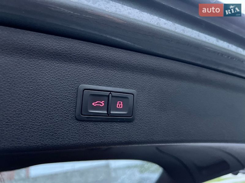 Внедорожник / Кроссовер Audi Q3 2015 в Львове