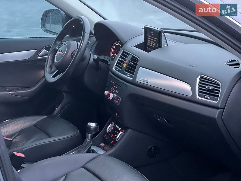 Внедорожник / Кроссовер Audi Q3 2015 в Львове