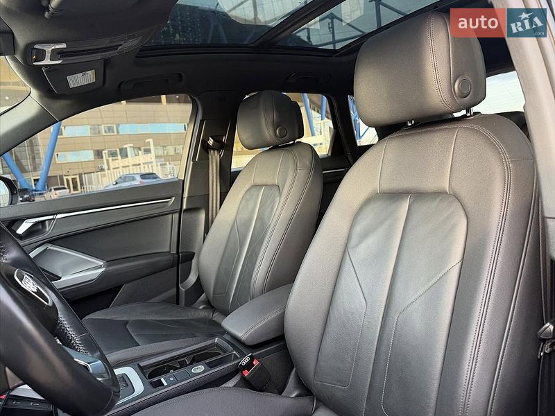Позашляховик / Кросовер Audi Q3 2019 в Львові фото 9 Позашляховик / Кросовер Audi Q3 2019 в Львові