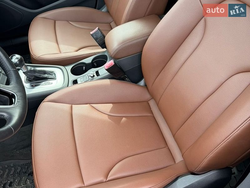 Позашляховик / Кросовер Audi Q3 2016 в Києві