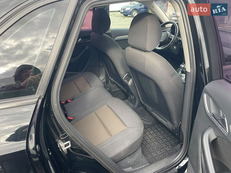 Позашляховик / Кросовер Audi Q3 2014 в Дніпрі