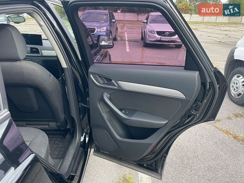 Позашляховик / Кросовер Audi Q3 2014 в Дніпрі