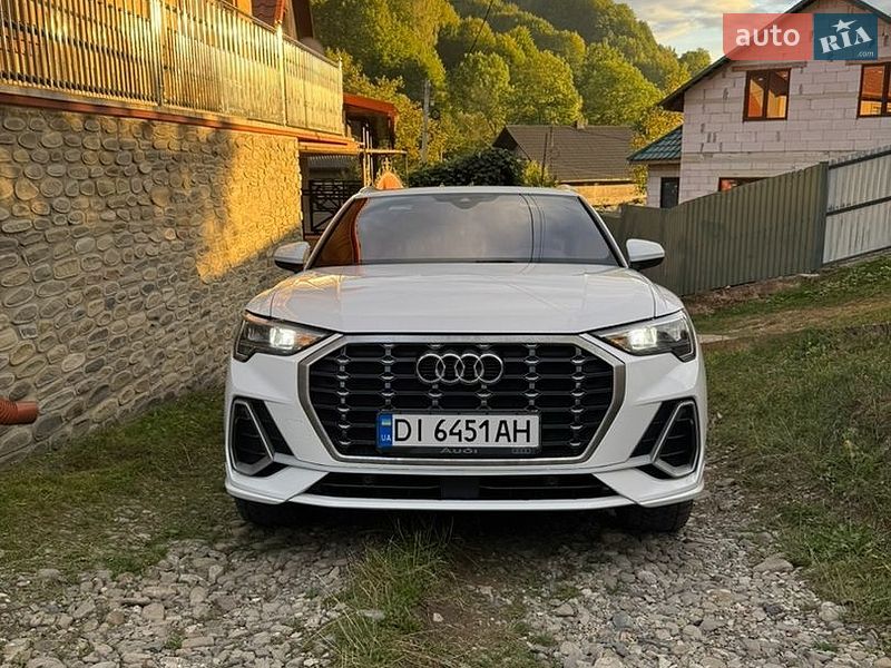 Внедорожник / Кроссовер Audi Q3 2019 в Тячеве
