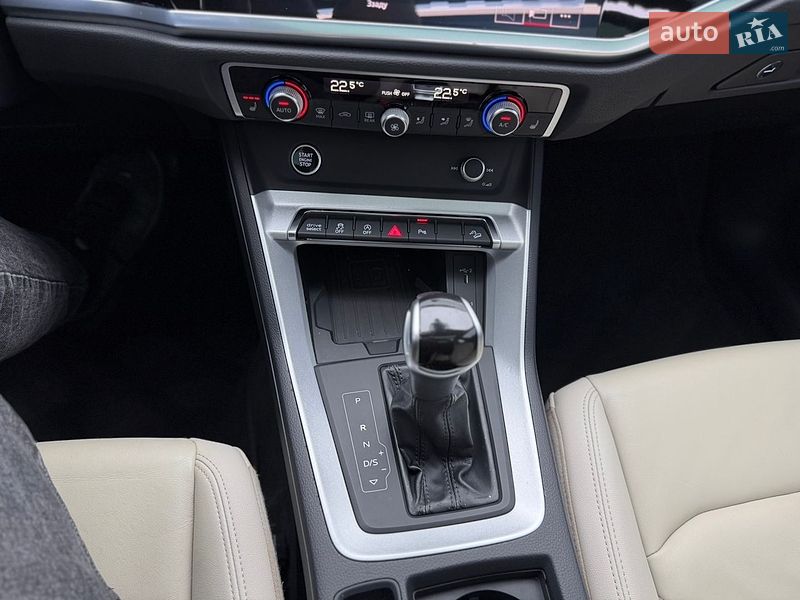 Позашляховик / Кросовер Audi Q3 2021 в Києві