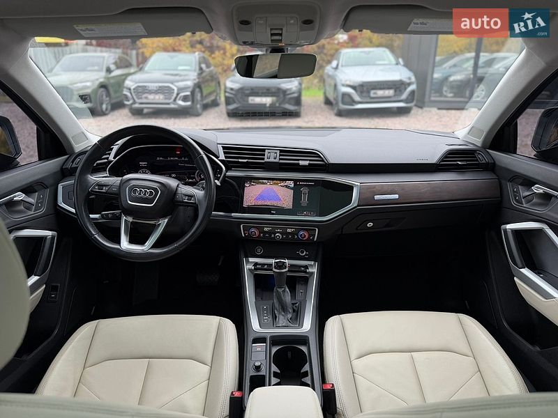 Позашляховик / Кросовер Audi Q3 2021 в Києві