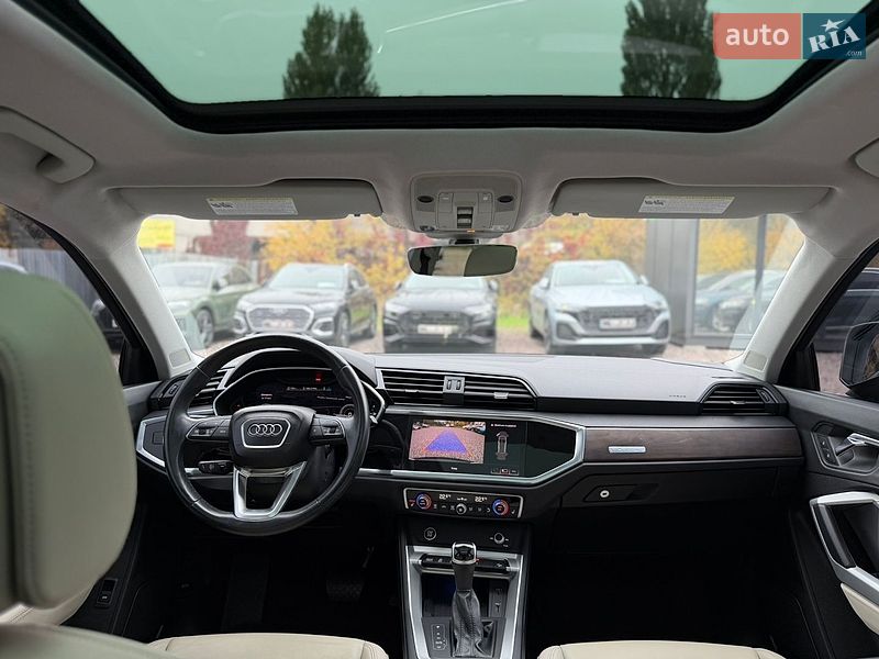 Позашляховик / Кросовер Audi Q3 2021 в Києві