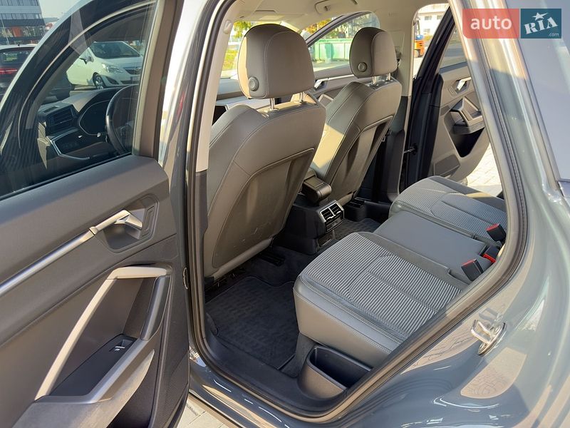 Внедорожник / Кроссовер Audi Q3 2021 в Тернополе