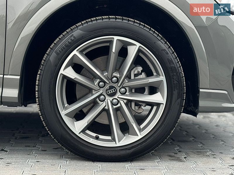 Внедорожник / Кроссовер Audi Q3 2024 в Тернополе