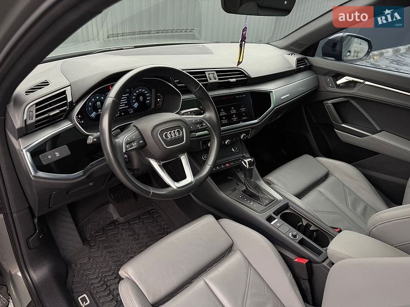 Внедорожник / Кроссовер Audi Q3 2024 в Тернополе