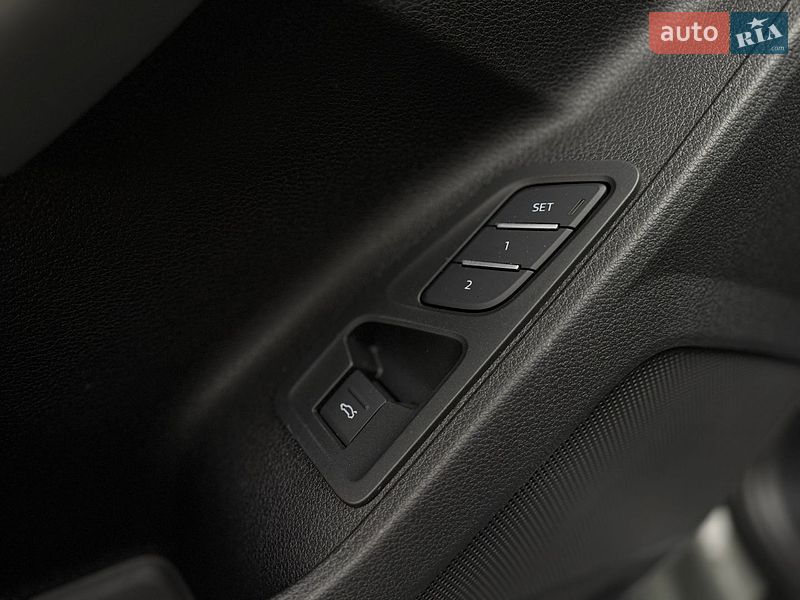 Внедорожник / Кроссовер Audi Q3 2024 в Тернополе