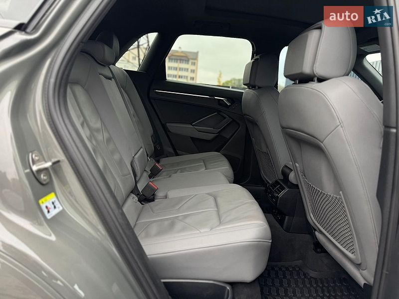 Внедорожник / Кроссовер Audi Q3 2024 в Тернополе