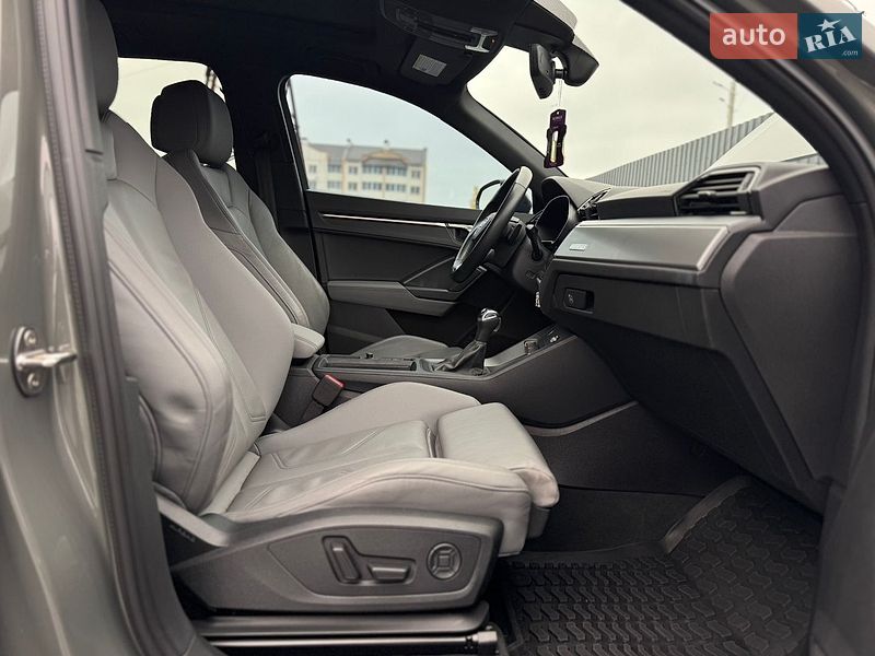 Внедорожник / Кроссовер Audi Q3 2024 в Тернополе