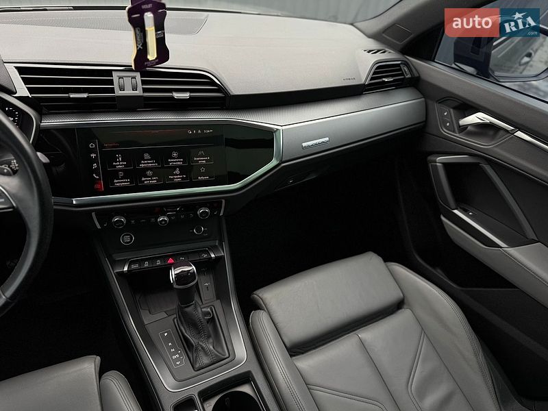 Внедорожник / Кроссовер Audi Q3 2024 в Тернополе
