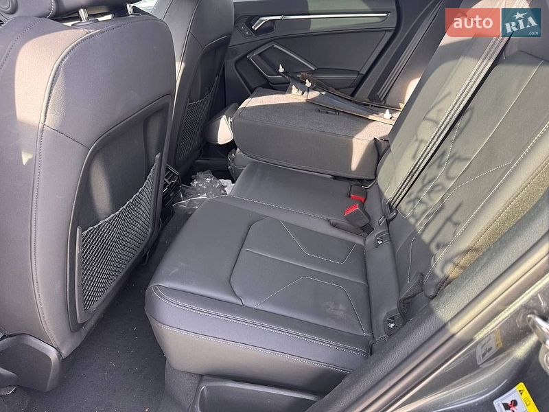 Внедорожник / Кроссовер Audi Q3 2024 в Львове