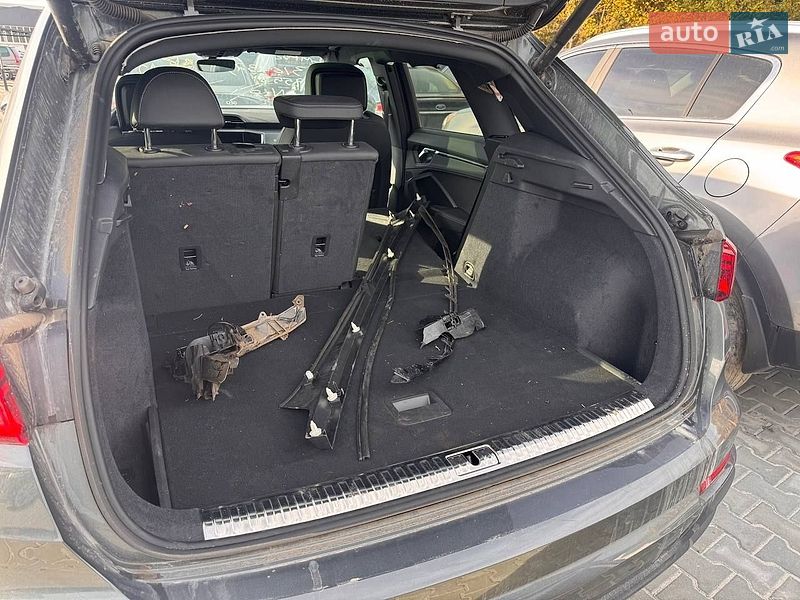 Внедорожник / Кроссовер Audi Q3 2024 в Львове