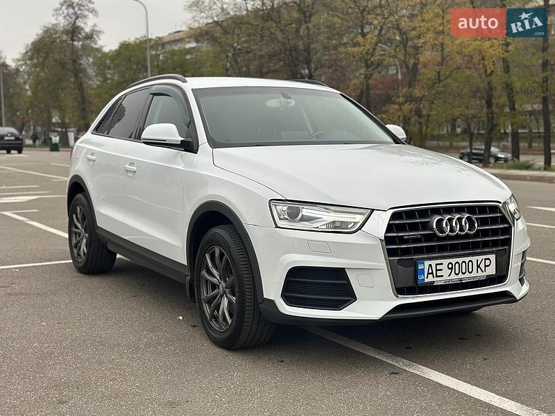 Внедорожник / Кроссовер Audi Q3 2016 в Киеве