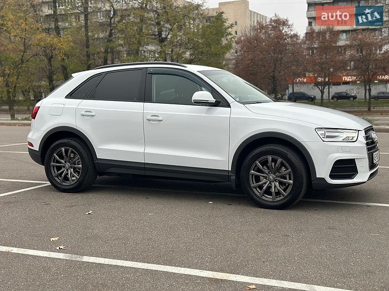 Внедорожник / Кроссовер Audi Q3 2016 в Киеве