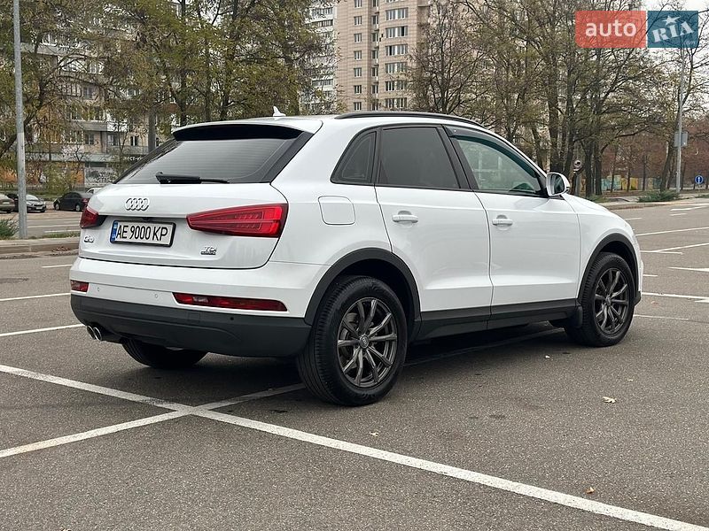 Внедорожник / Кроссовер Audi Q3 2016 в Киеве