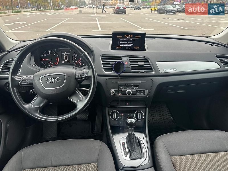 Внедорожник / Кроссовер Audi Q3 2016 в Киеве